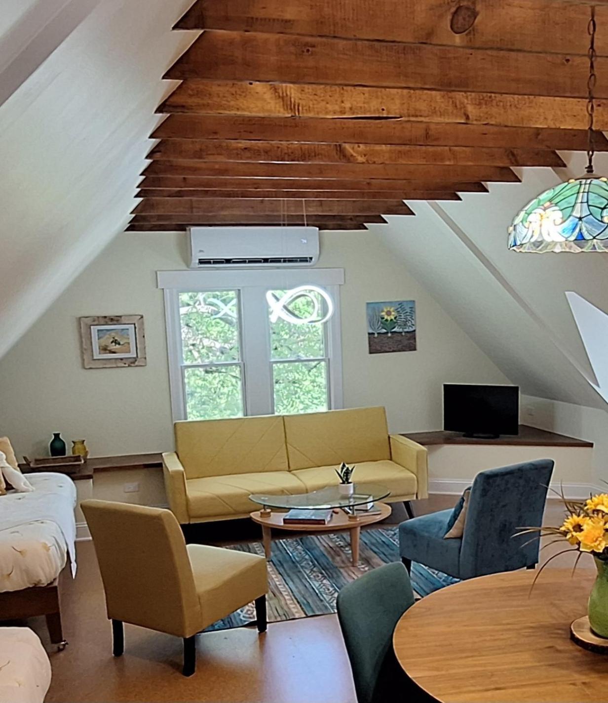 The Oak Park Loft Apartment Ngoại thất bức ảnh